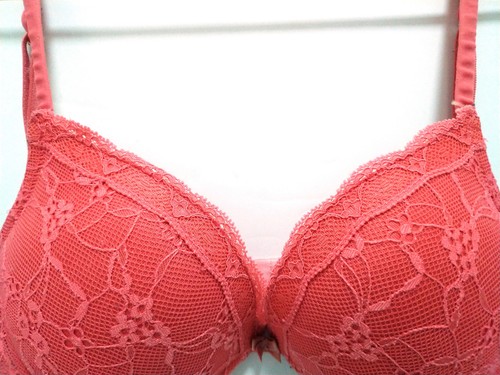 Reggiseno push rosa - up, polvere